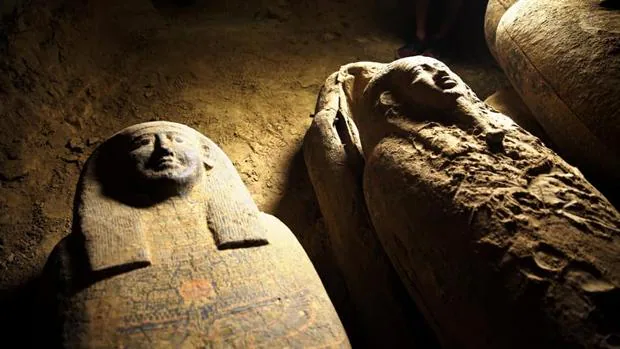 Descubren en Egipto decenas de sarcófagos intactos de hace 2.500 años