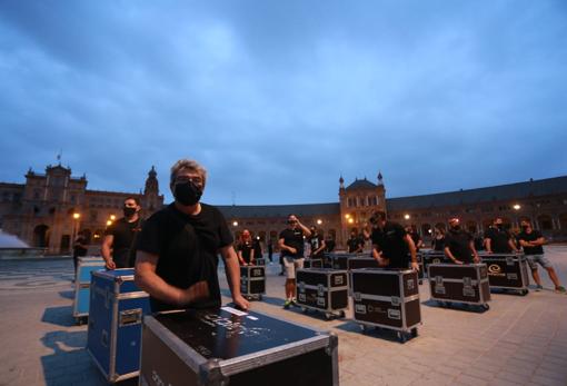 Los manifestantes en la Plaza de España