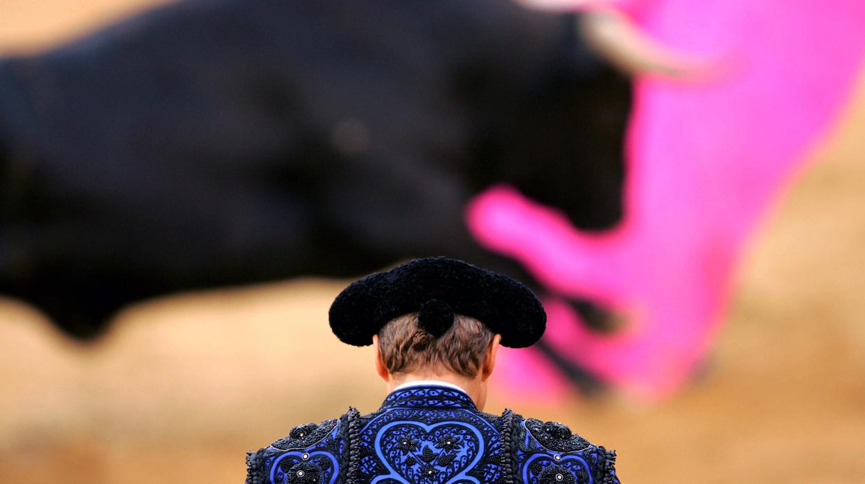 El día que un banderillero salió a hombros de la plaza de Madrid