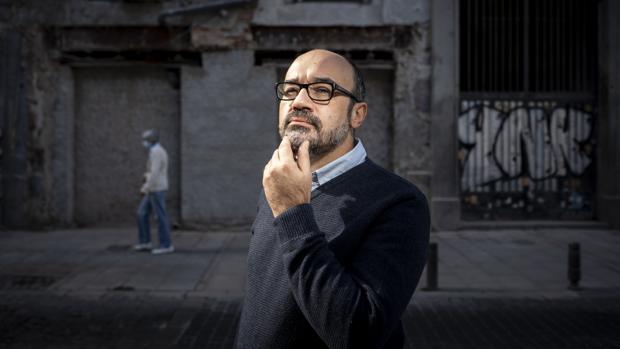 Alberto Olmos: «En los “best seller” hay más profesionalidad que en los libros literarios»