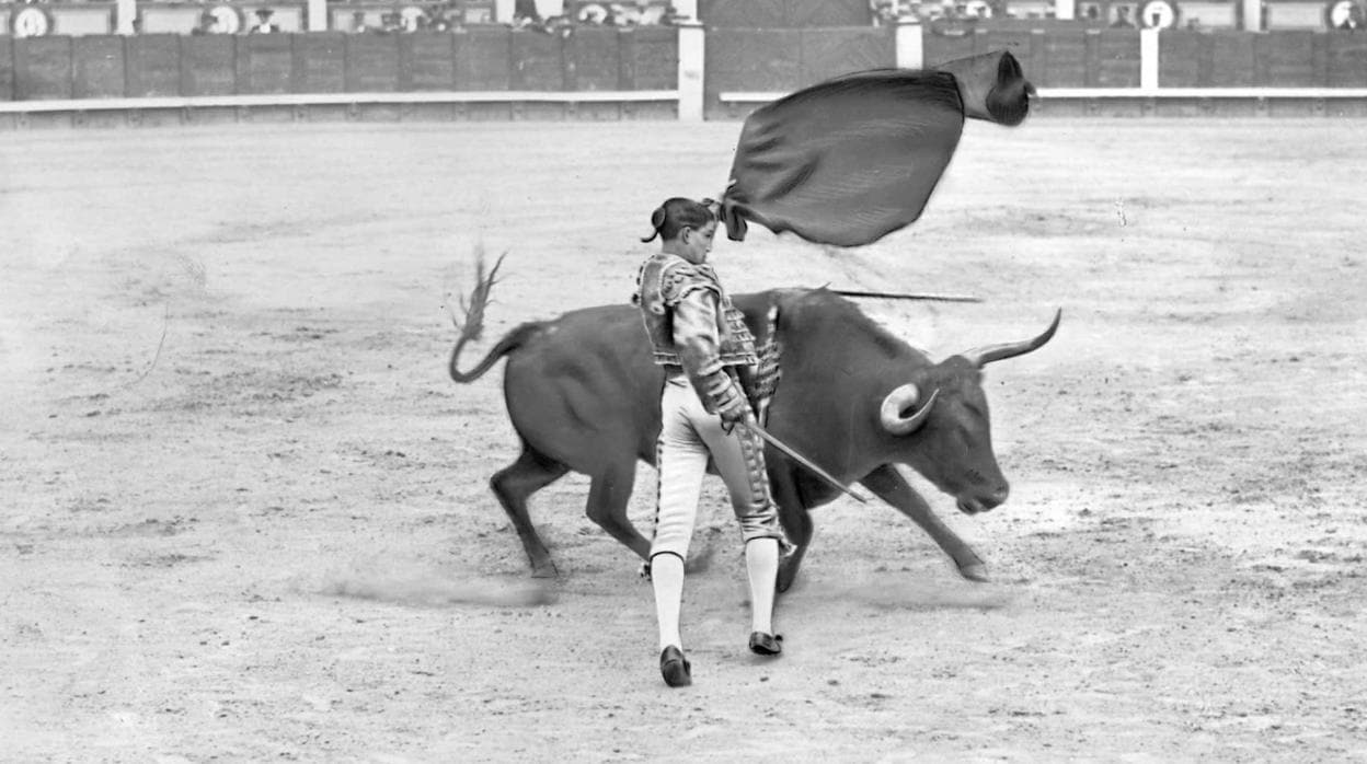 Joselito «El Gallo» toreando en Madrid en una imagen de 1914