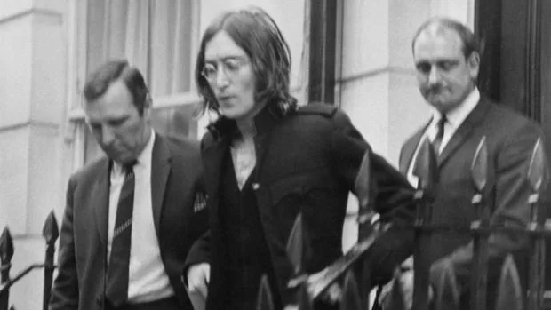 El agente que puso entre rejas a John Lennon y Brian Jones