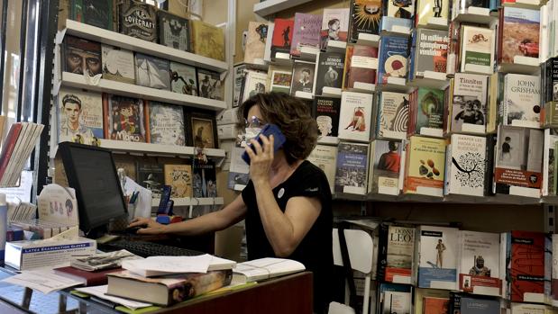 Los editores mejoran sus previsiones: la venta de libros caerá este año un 20% en España