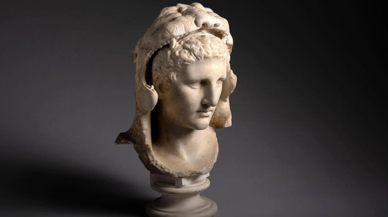 Busto de un joven Heracles, del periodo helenístico tardío, siglo I a. de C.