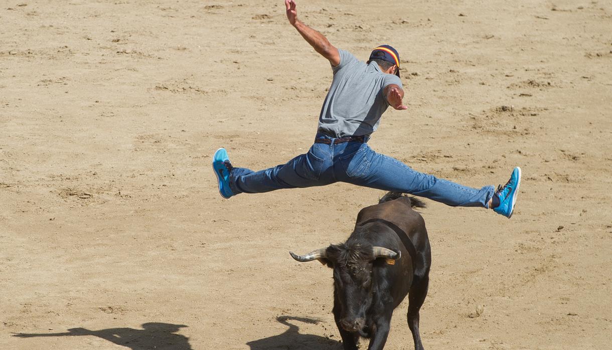 Los antitaurinos ponen el grito en el cielo por un concurso de relato infantil sobre la tauromaquia