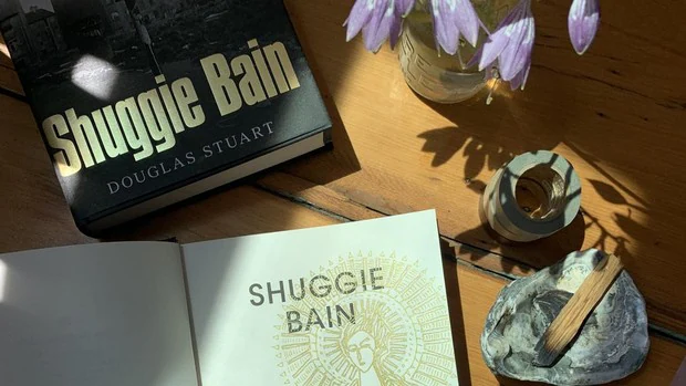 «Shuggie Bain» del autor Douglas Stuart gana el premio Booker, dotado con 50.000 libras