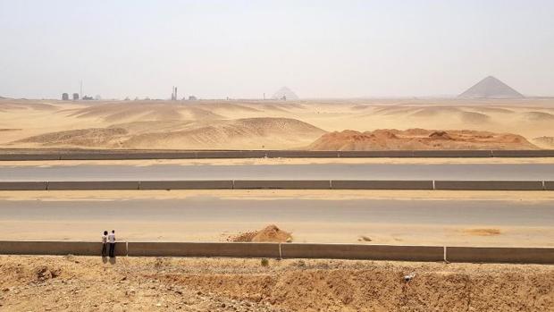 Preocupación en Egipto por la construcción de dos autopistas de ocho carriles muy cerca de las pirámides