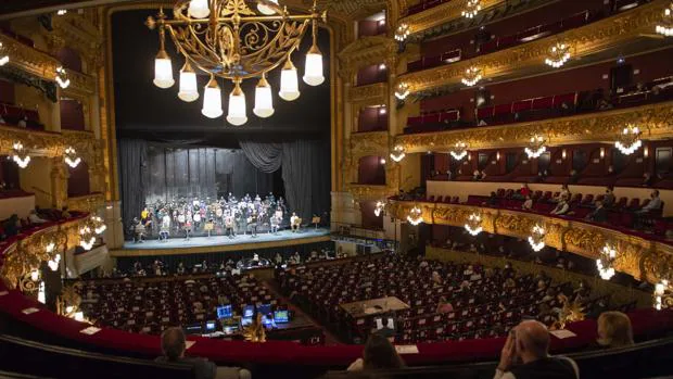 El Liceo retoma las funciones de «La traviata» tras la ampliación del aforo