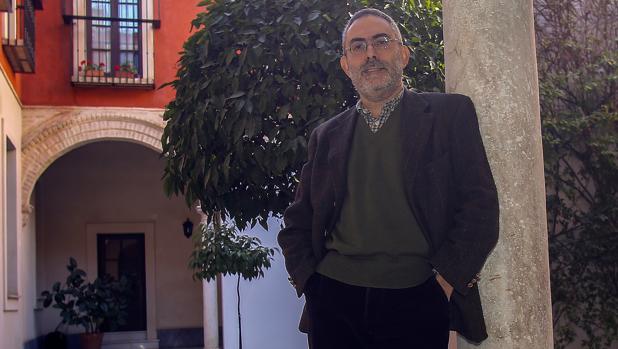 «Estación Poesía»: Cincuenta autores para certificar la «muy buena salud» de la poesía sevillana