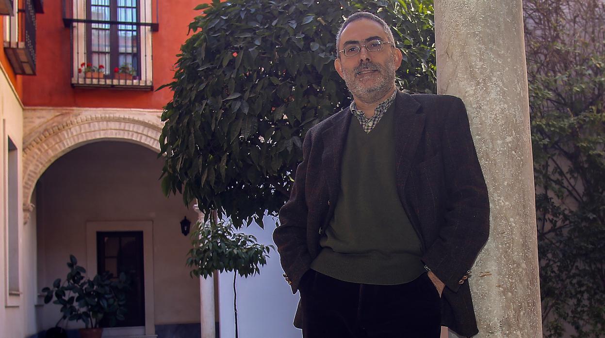 Antonio Rivero Taravillo, escritor y director de la revista «Estación Poesía»