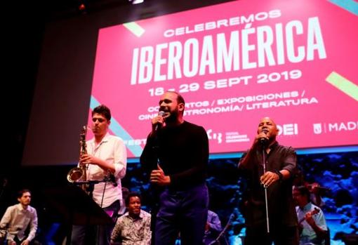 Concierto «Verso en décima» con la participación de varios artistas iberoamericanos en el marco del CIB Fest. Madrid, 2019. 