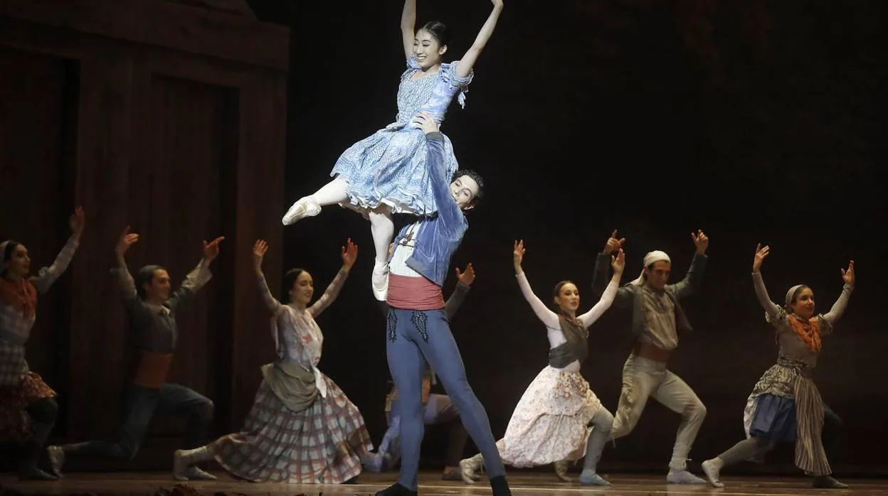 Una de las imágenes de la obra de la Compañía Nacional de Danza en el teatro de la Maestranza