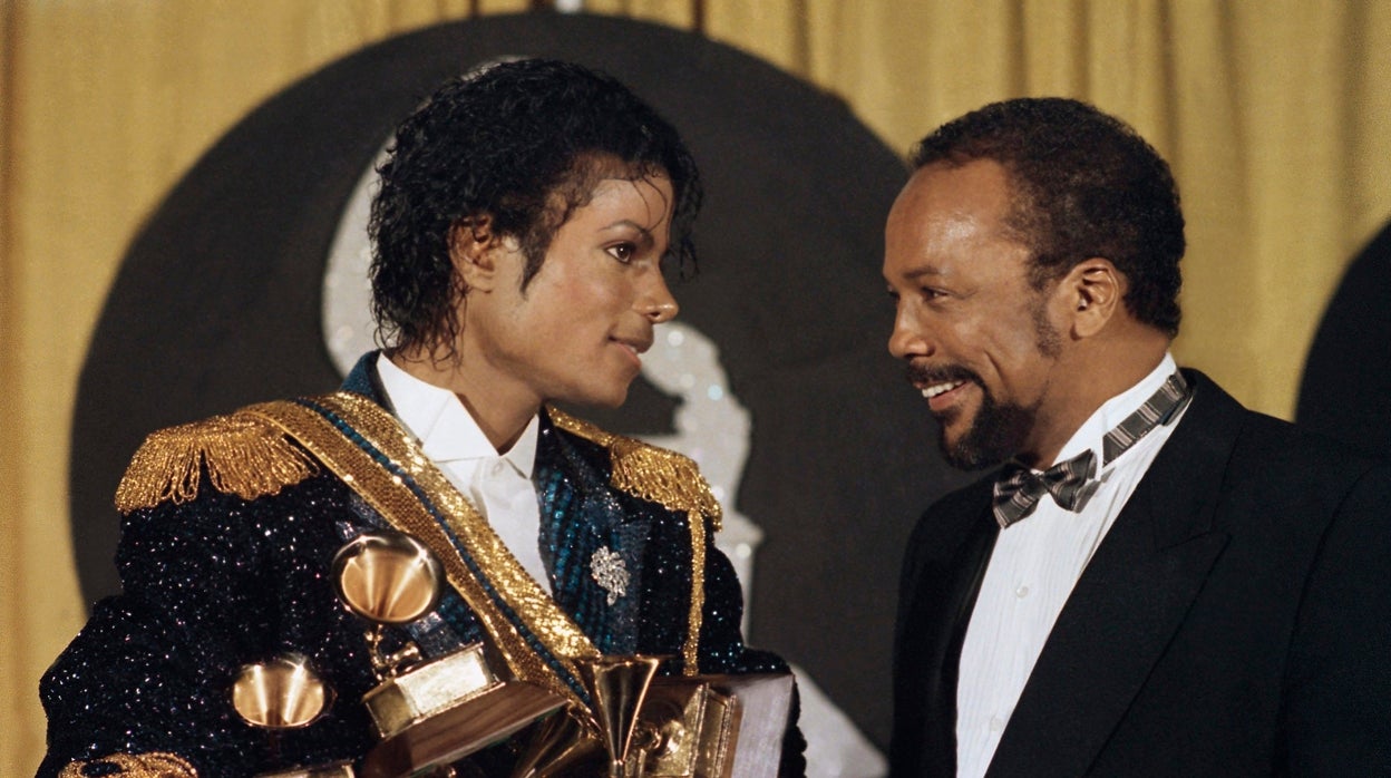 Quincy Jones y Michael Jackson, en la ceremonia de los Grammy de 1984
