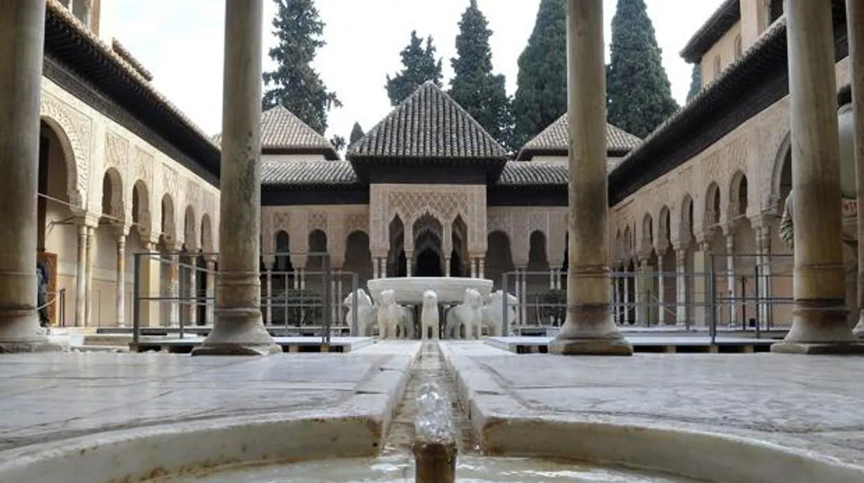 El Patio de Leones de la Alhambra