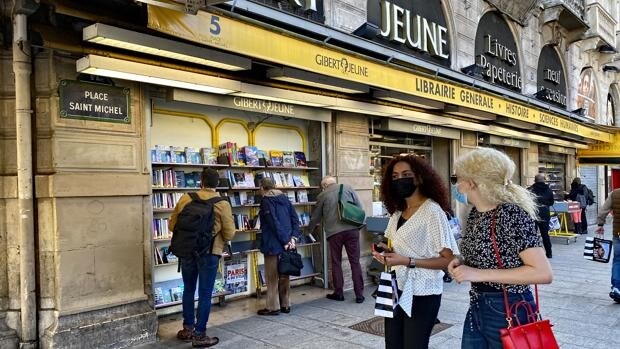 Catástrofe cultural en París: cierran cuatro de las seis librerías Gibert del Barrio Latino