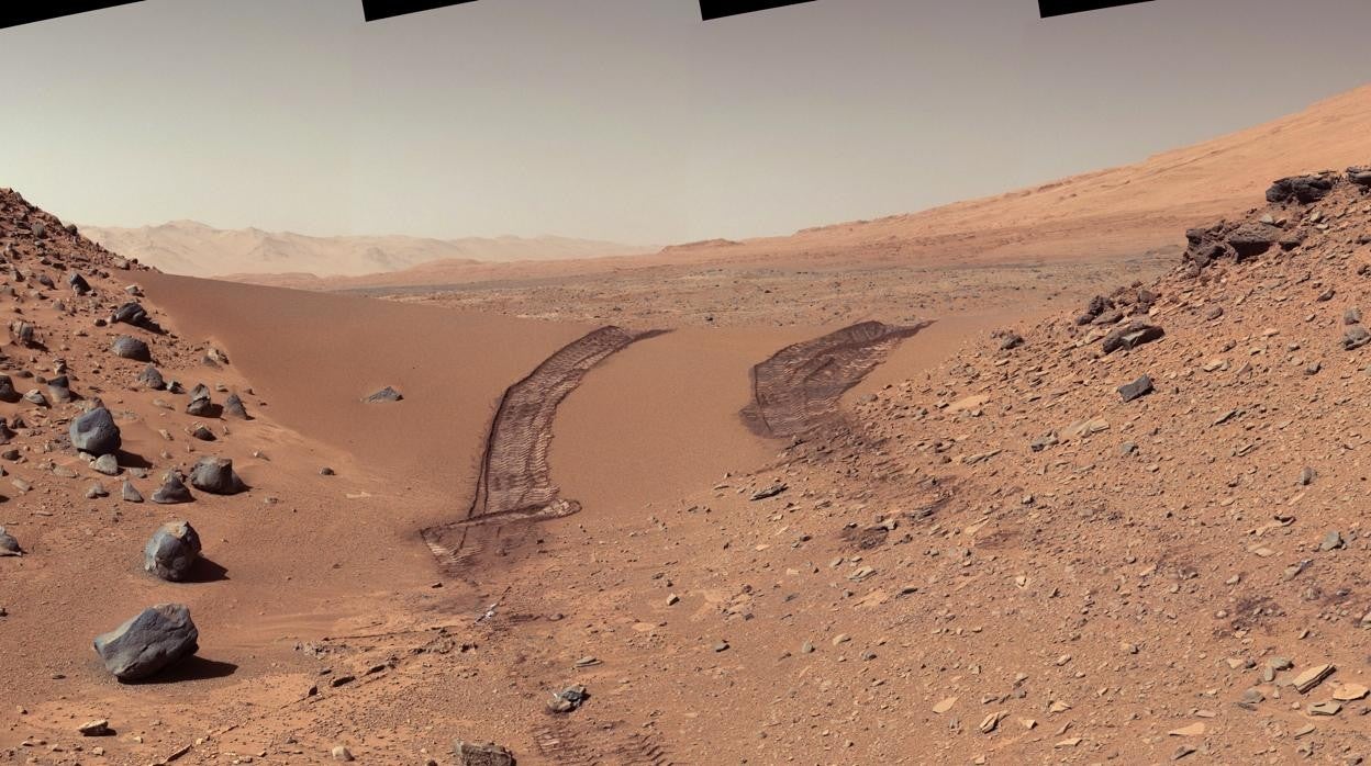 Vista de Marte desde el rover Curiosity en 2014