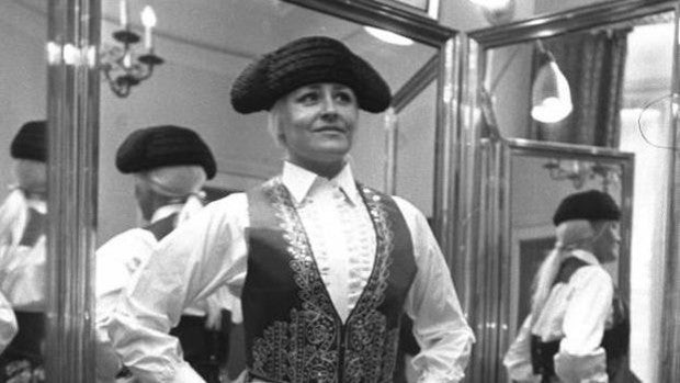 La lidia por la igualdad de Ángela, la primera mujer con el carnet de torera