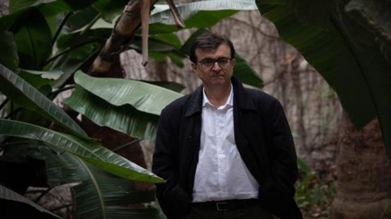 Javier Cercas nació en Extremadura y vive desde hace tiempo en Cataluña