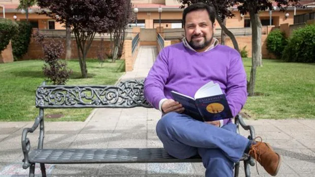 José María Jurado: «No todo está acabado en la expresión literaria sobre la Semana Santa»