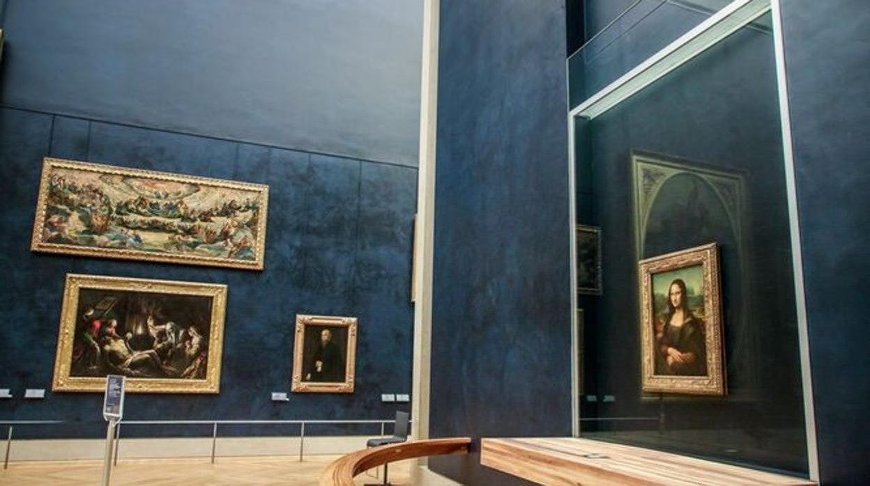 Imagen inédita de la sala de la Mona Lisa en el Louvre sin visitantes