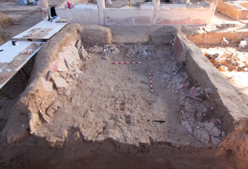 Excavación de las pinturas de la estancia D en 2012