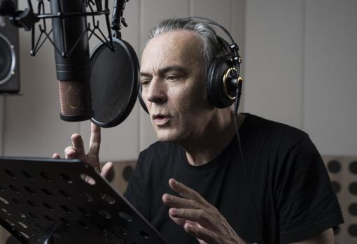 José Coronado en plena acción. Ha narrado ‘Drácula’ y cuatro libros de Sherlock Holmes. Y tiene más encargos