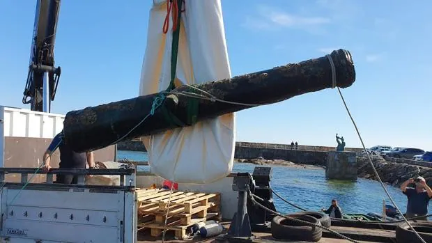 Rescatadas dos piezas de artillería de Felipe II en la Costa da Morte