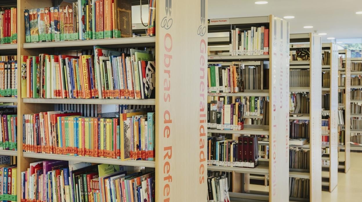 Interior de la biblioteca Felipe González