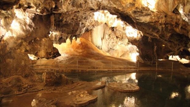 Ruta por las cuevas visitables más sorprendentes de Andalucía