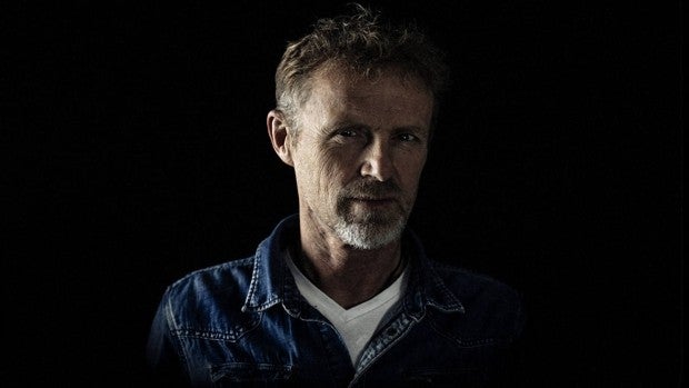Jo Nesbø: «No creo en personas morales o inmorales: acabas jugando con las cartas que te tocan»
