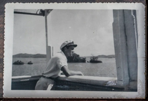 Carrascal a su paso por el Canal de Panamá con el barco Vizcaya en el año 1952