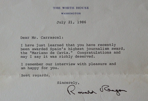 Carta en la que Reagan felicita a Carrascal por el Cavia