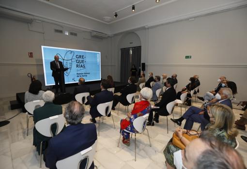 Un momento de la intervención del director de ABC de Sevilla, Álvaro Ybarra