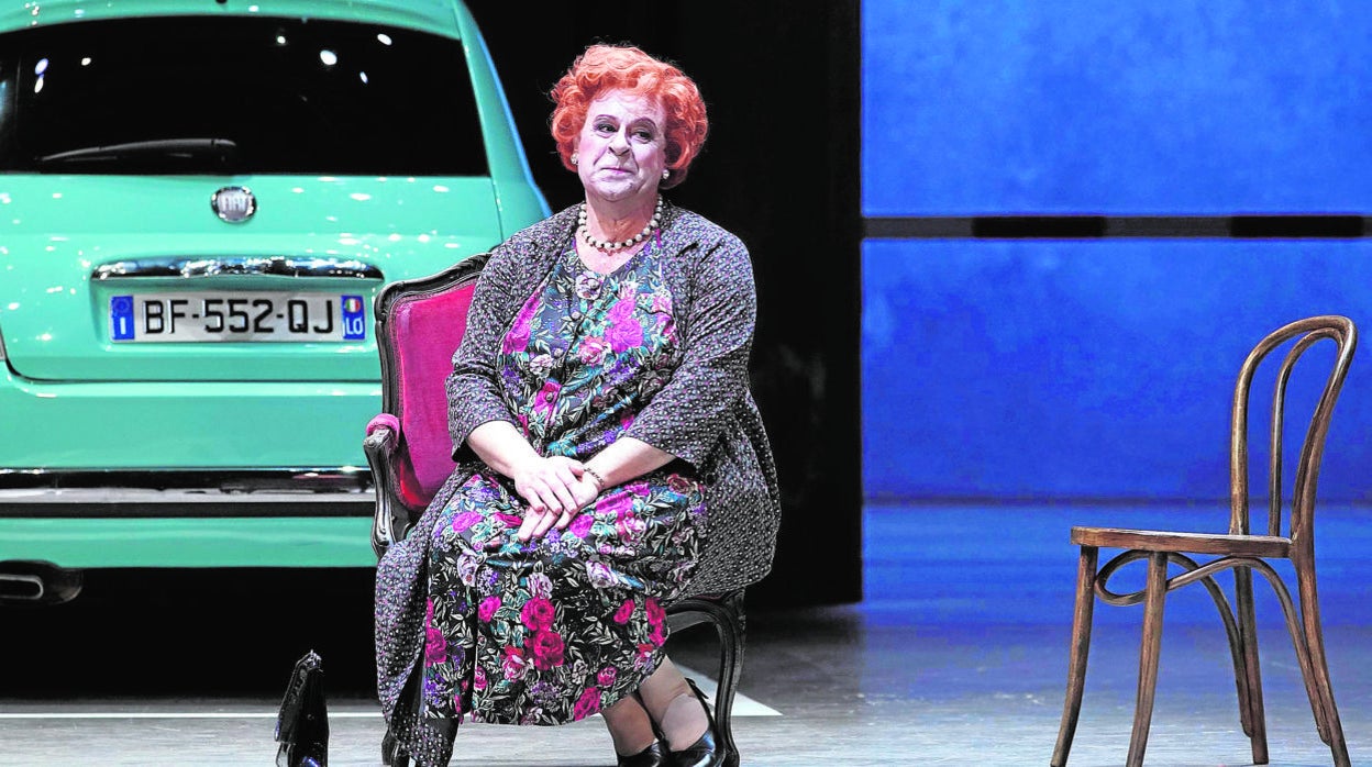 Carlos Álvarez, como mamma Agata en ‘Viva la mamma’