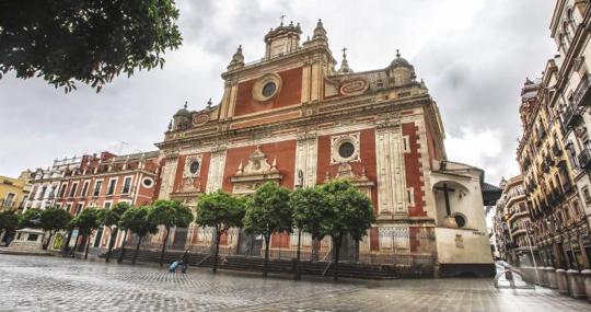 La Colegial del Salvador se puede visitar desde este martes