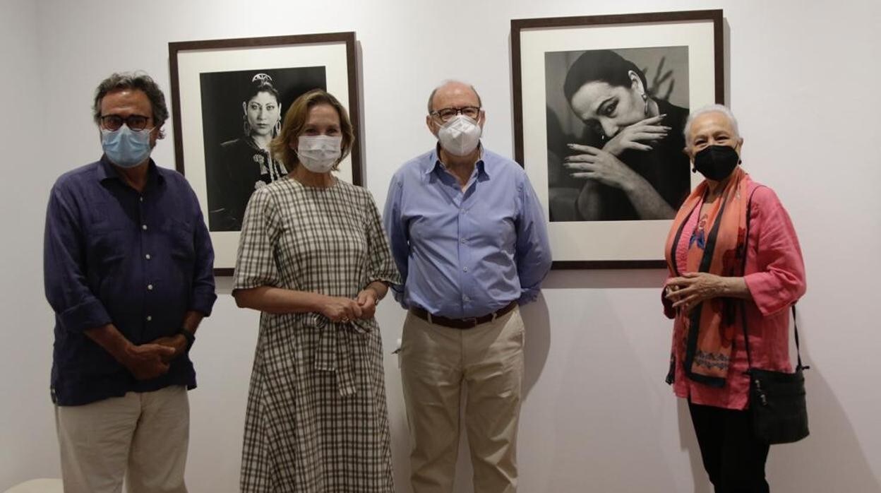 Manolo Curao, Mar Sánchez Etrella, Paco Sánchez y Cristina Hoyos, este miércoles en la exposición