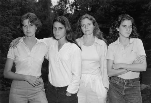 Las hermanas Brown en 1975, en la primera imagen de la serie