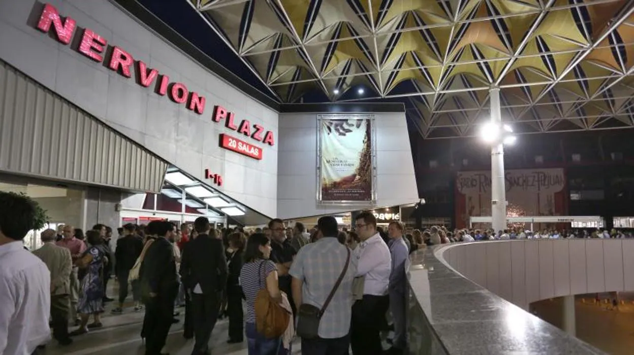 Los cines mk2 Nervión Plaza durante el estreno de una película
