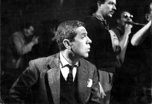 Luis García Berlanga durante el rodaje de «Plácido» en 1961