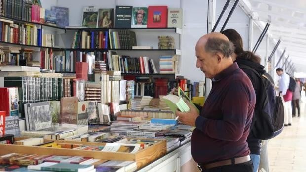 La Feria del Libro Antiguo de Sevilla regresa de forma presencial tras la suspensión en 2020 por el Covid-19