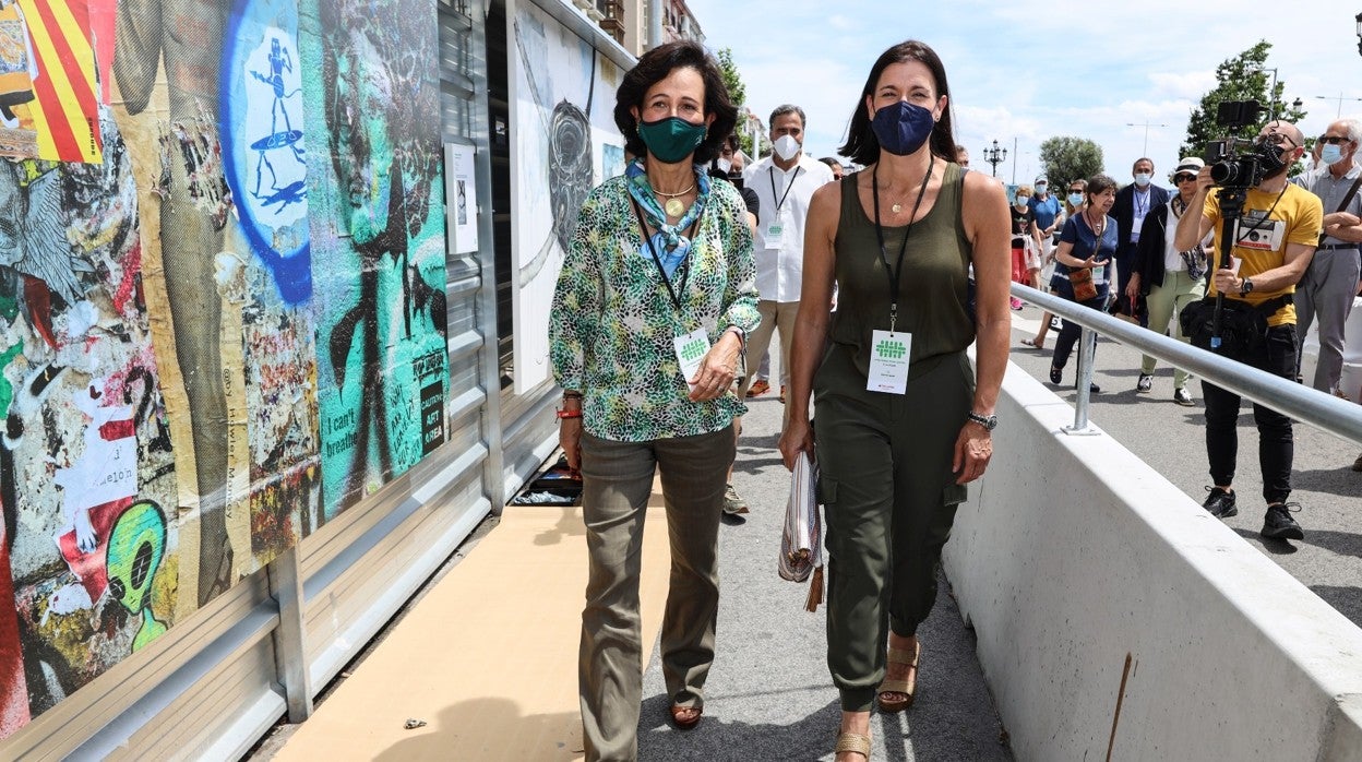 Ana Botín visita la exposición