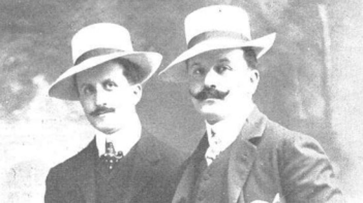 Los hermanos Álvarez Quintero, fotografiados por Kaulak