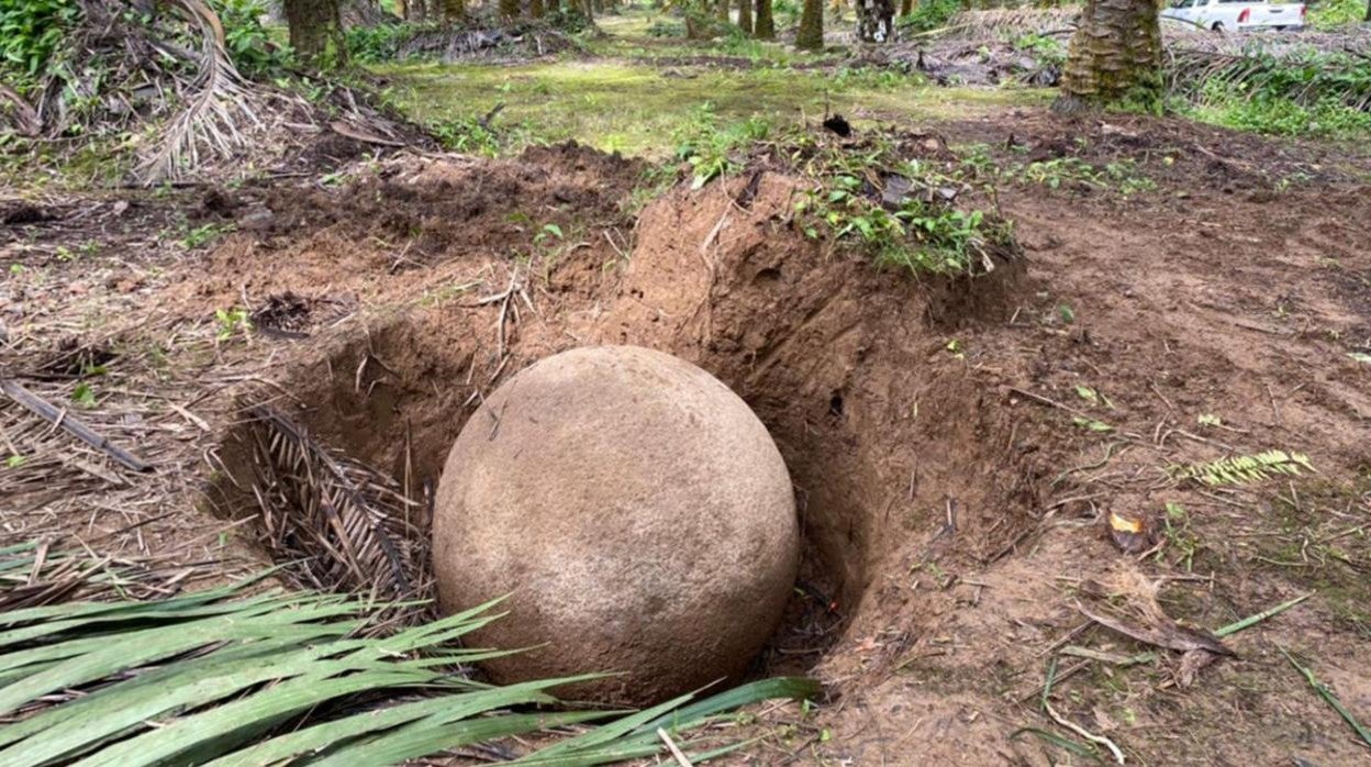 Hallan en Costa Rica otra enigmática esfera de piedra precolombina en perfecto estado de conservación