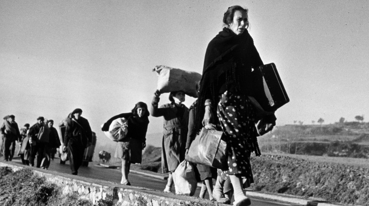 'En la carretera desde Barcelona hasta la frontera con Francia (1939), de Robert Capa