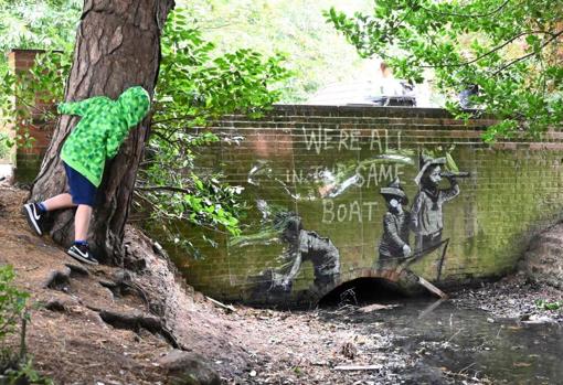 Obra sin la pieza de metal eliminada y que hacía de barco