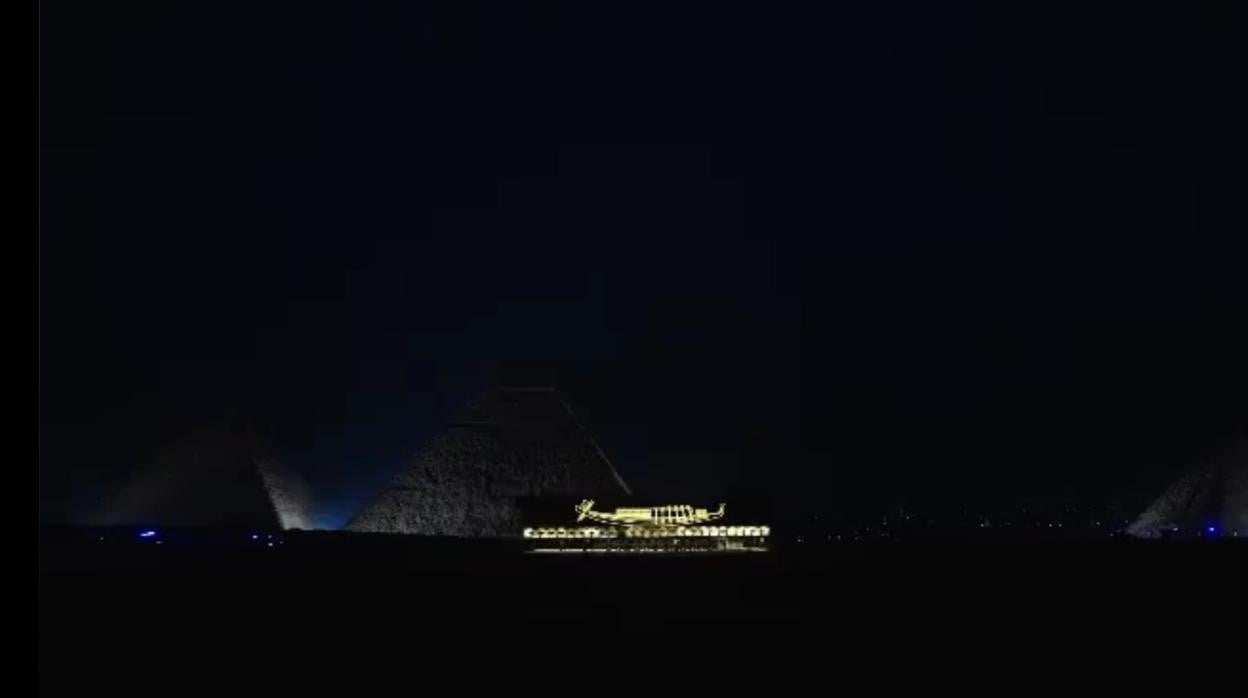 Traslado de la barca solar de Keops al Gran Museo Egipcio