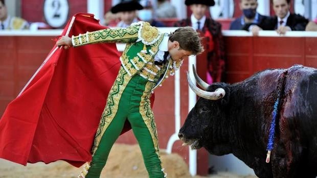 Daniel Luque y Juan Leal cortan las primeras orejas en la Feria de Albacete