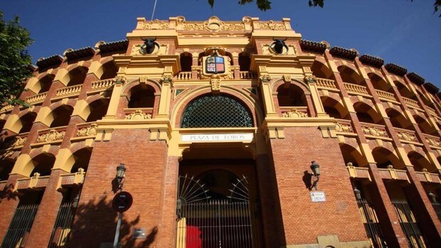 La Diputación de Zaragoza ofrece a la empresa eliminar el canon para salvar la Feria del Pilar