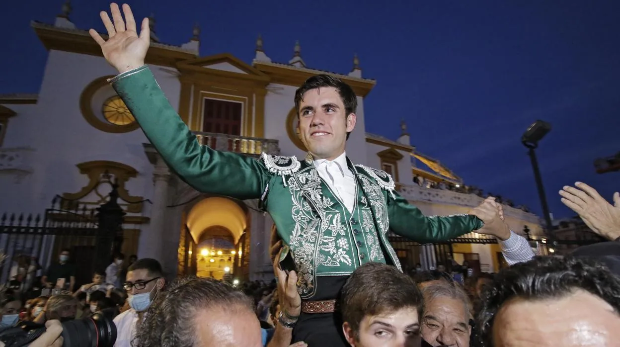 Guillermo Hermoso de Mendoza salió por primera vez en su carrera por la Puerta del Príncipe