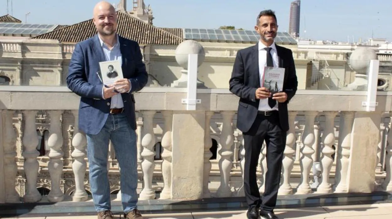 David Félix Fernández Díaz y José Jurado Morales han presentado sus obras premiadas por Cajasol y la Fundación Lara